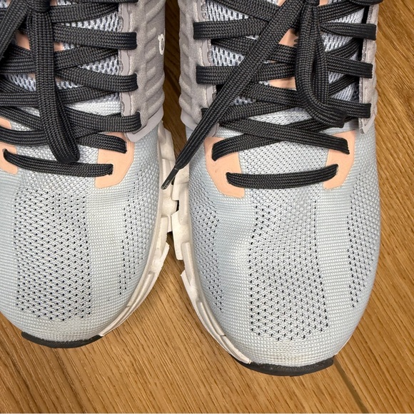 ON Cloud Running Women’s Light Blue Tennis Shoes - Picture 2 of 7